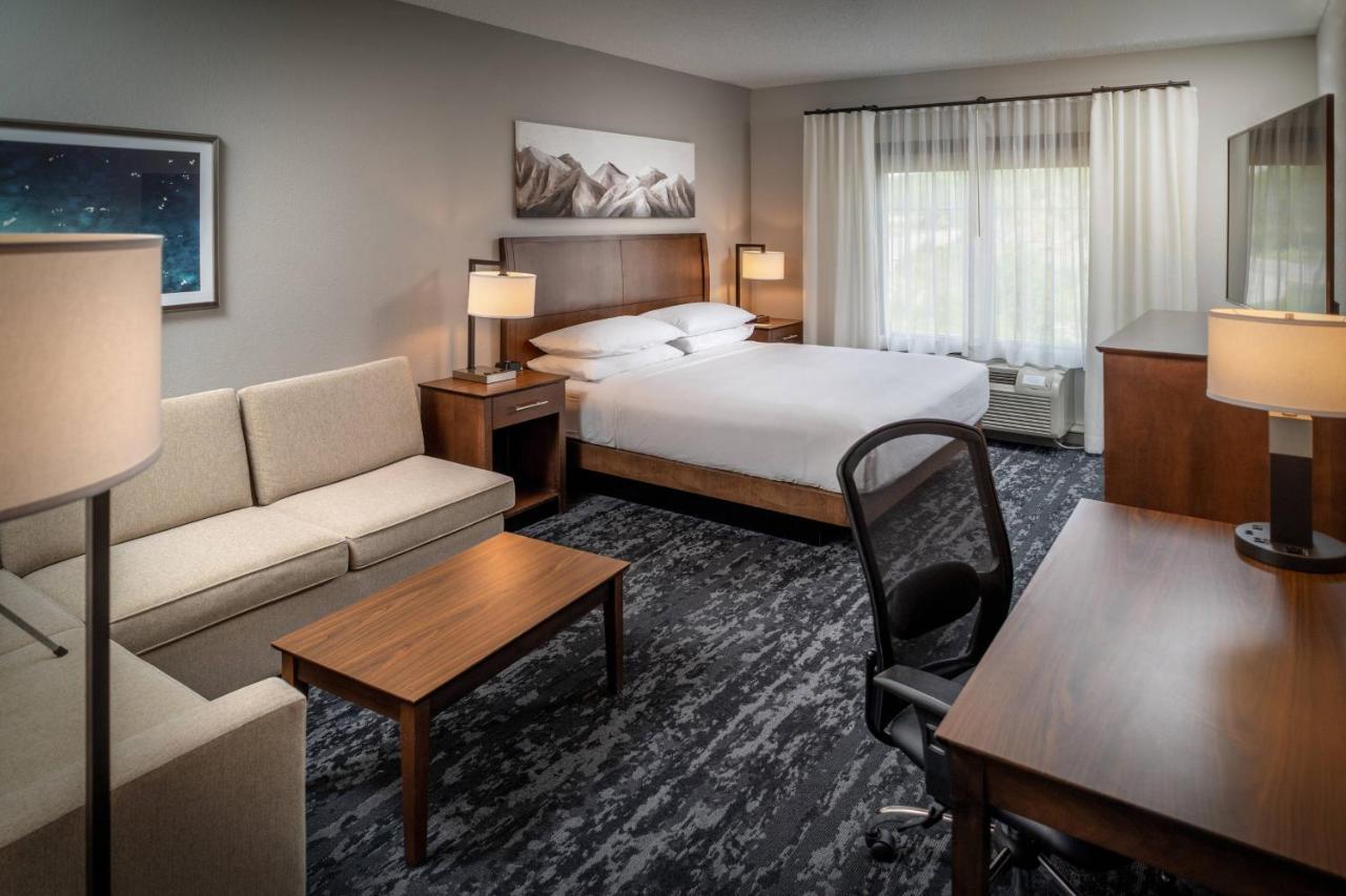 Delta Hotels By Marriott Huntington Mall Barboursville Kültér fotó