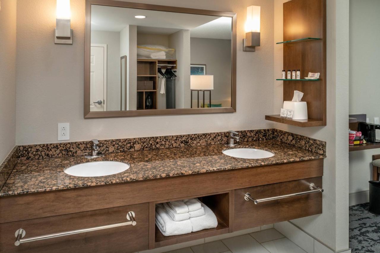 Delta Hotels By Marriott Huntington Mall Barboursville Kültér fotó