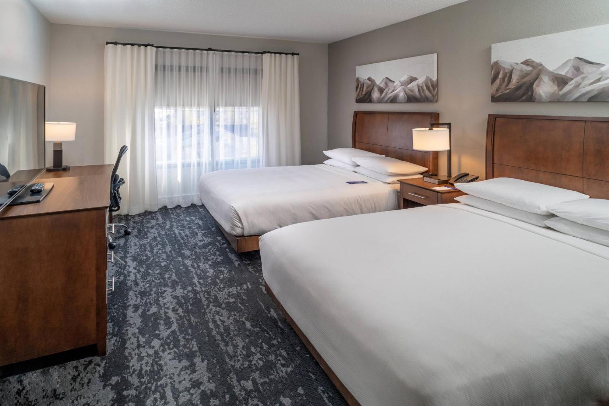 Delta Hotels By Marriott Huntington Mall Barboursville Kültér fotó